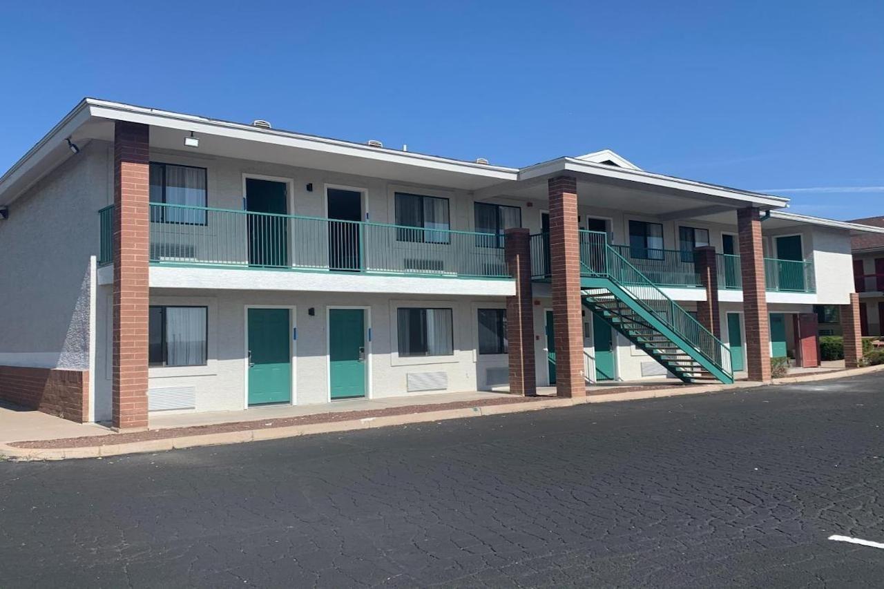 Greentree Inn Of Holbrook, Az Exterior photo